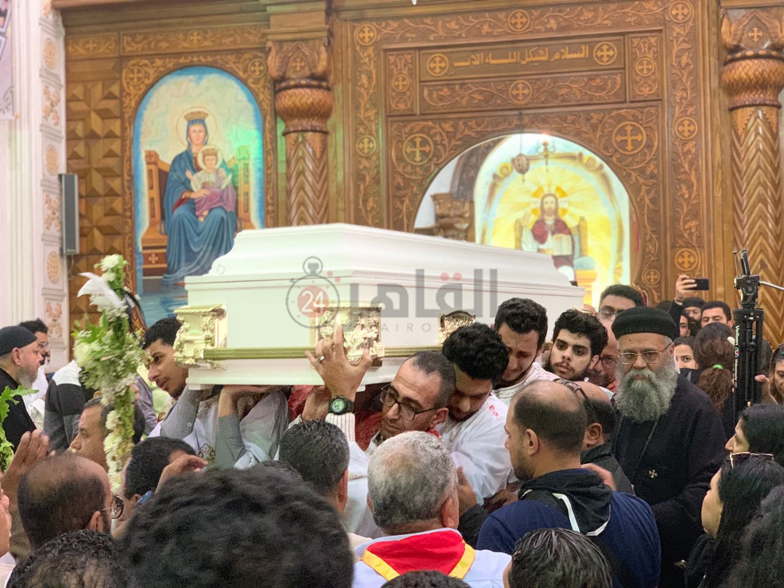 صلاة الجنازة علي كاهن كنيسة مارجرجس ببورسعيد