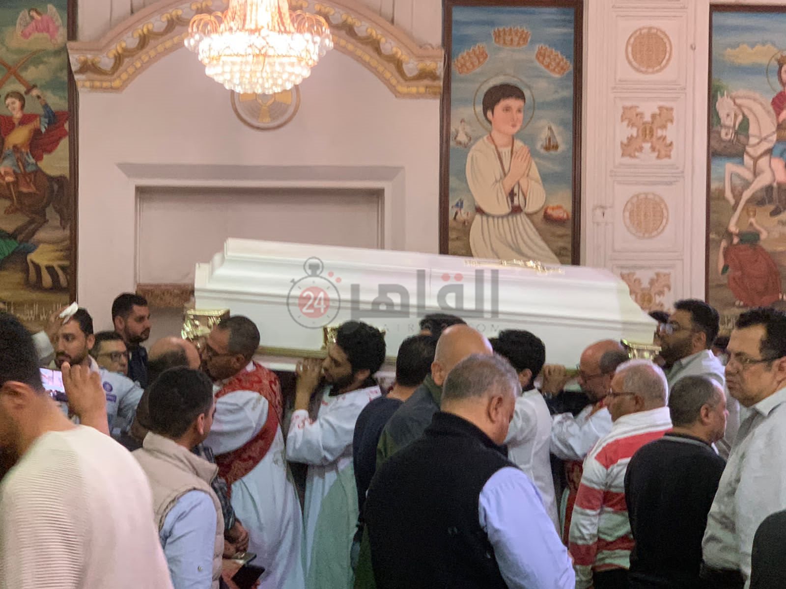 صلاة الجنازة علي كاهن كنيسة مارجرجس ببورسعيد