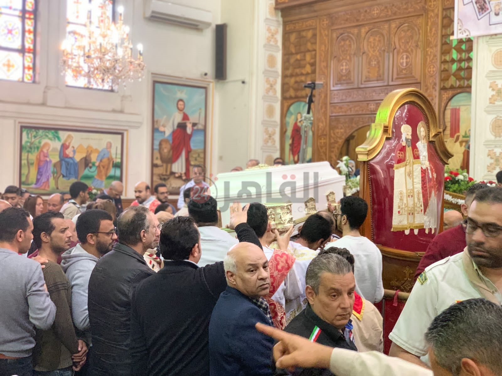 صلاة الجنازة علي كاهن كنيسة مارجرجس ببورسعيد