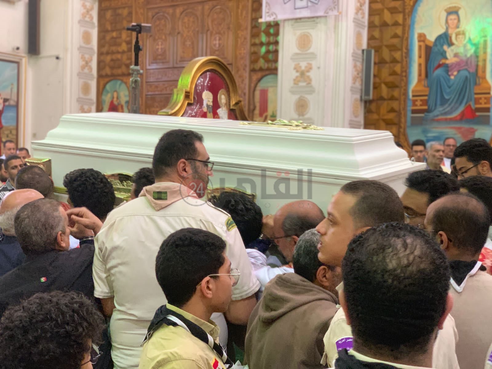 صلاة الجنازة علي كاهن كنيسة مارجرجس ببورسعيد