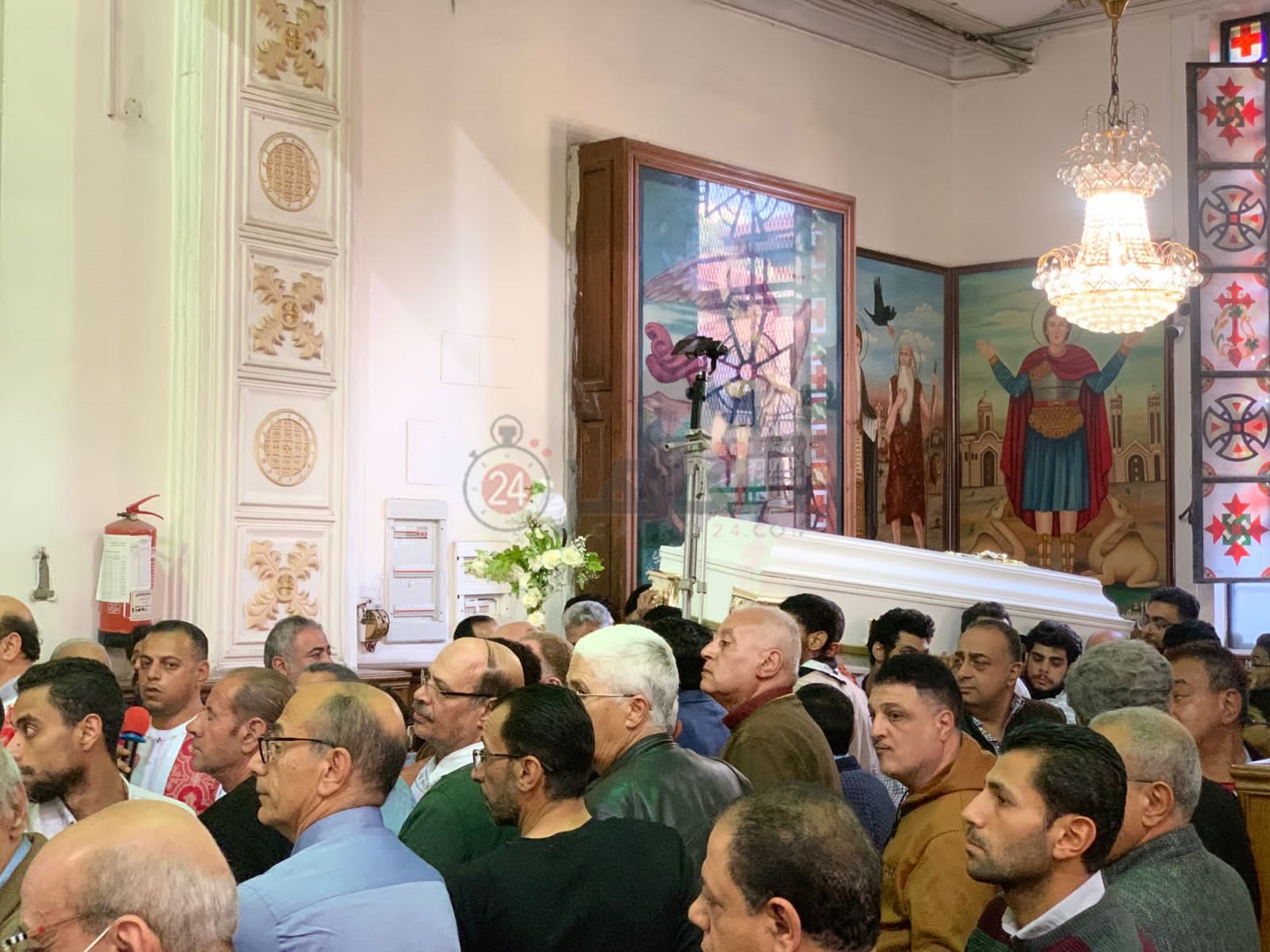 صلاة الجنازة علي كاهن كنيسة مارجرجس ببورسعيد