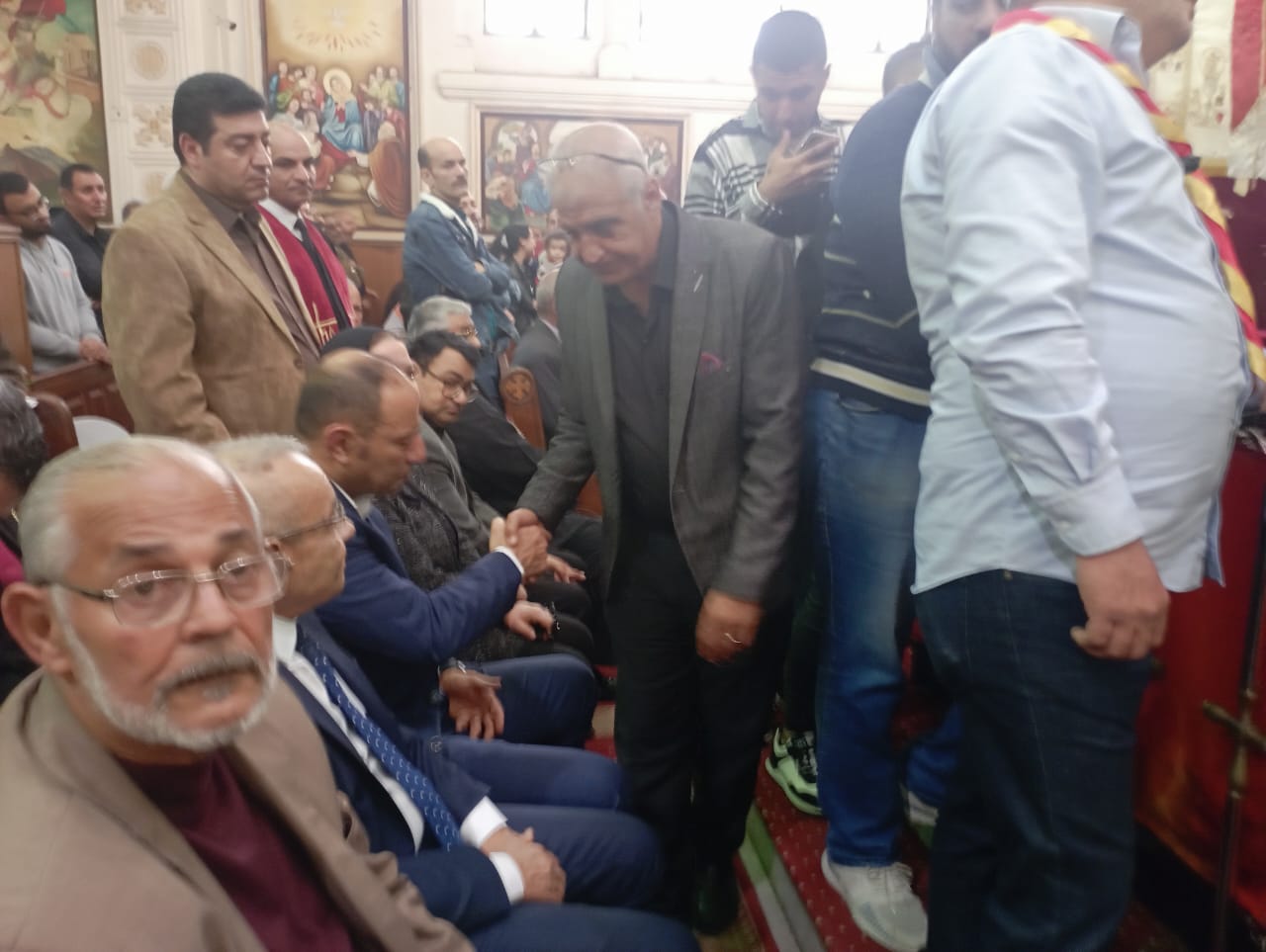 صلاة الجنازة علي كاهن كنيسة مارجرجس ببورسعيد