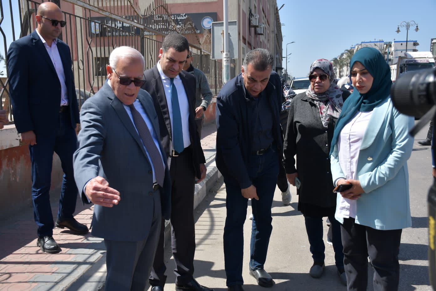 محافظ بورسعيد يتفقد مسرح الحادث 