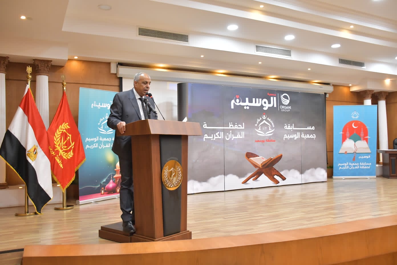 محافظ بورسعيد يُسلم جوائز الفائزون في رمضان 