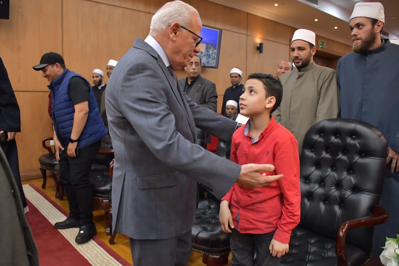 محافظ بورسعيد يُسلم جوائز الفائزون في رمضان 