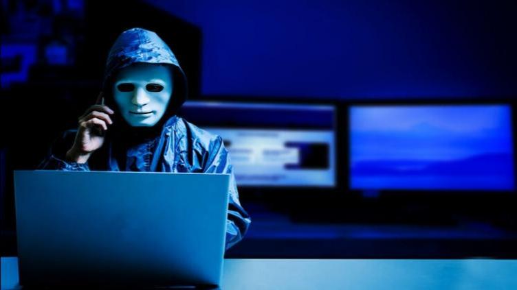 هل يمكن اختراق الهاتف من خلال مكالمة صوتية؟