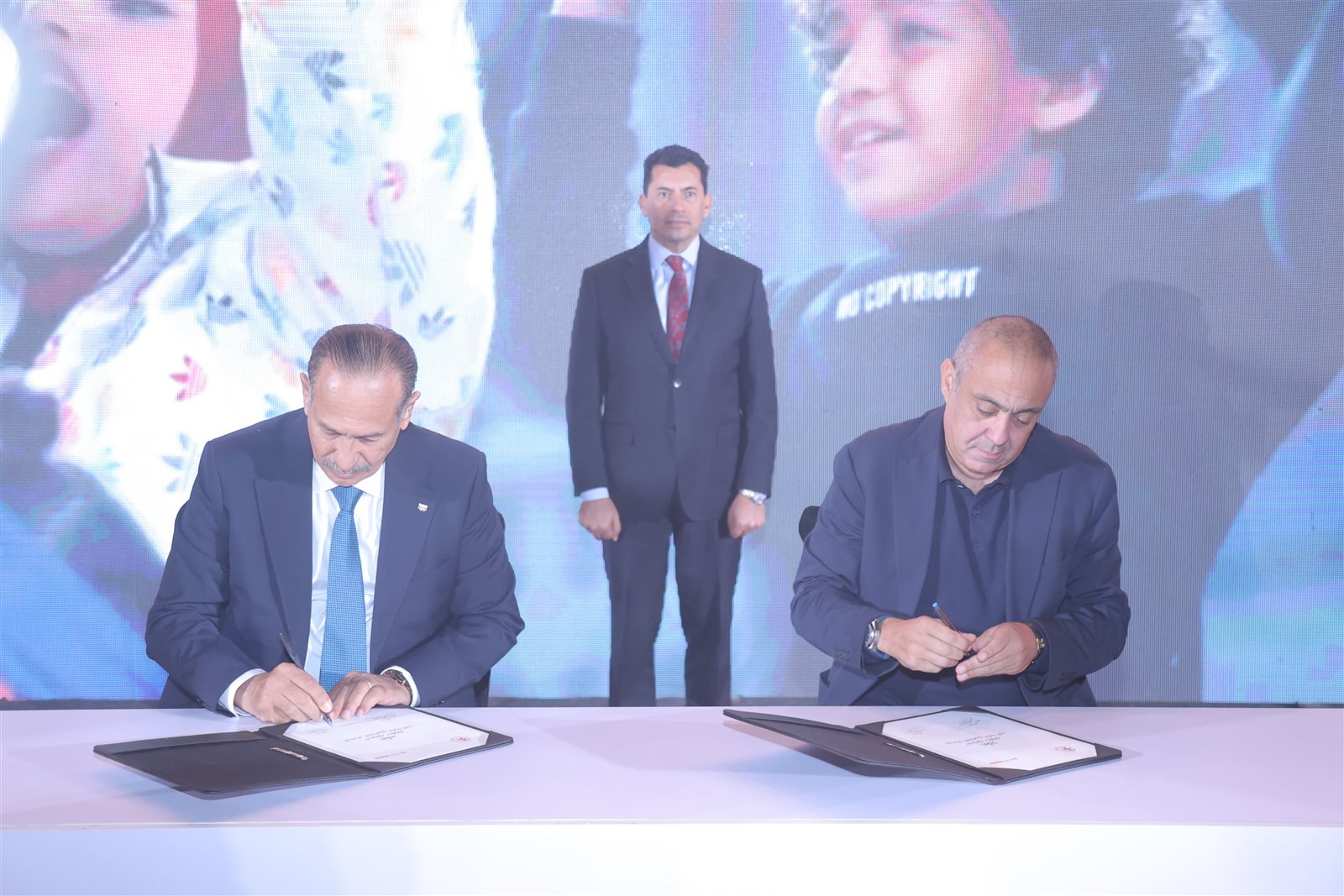 اتحاد كرة اليد يوقع عقد رعاية (3)