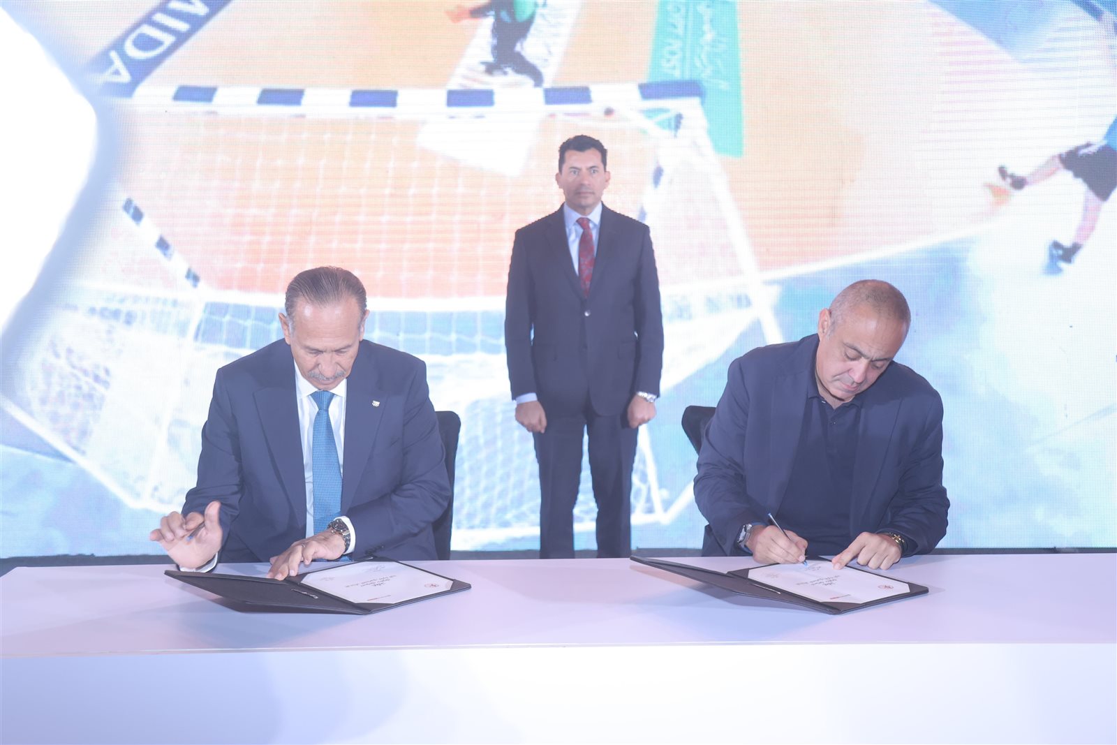 اتحاد كرة اليد يوقع عقد رعاية (4)