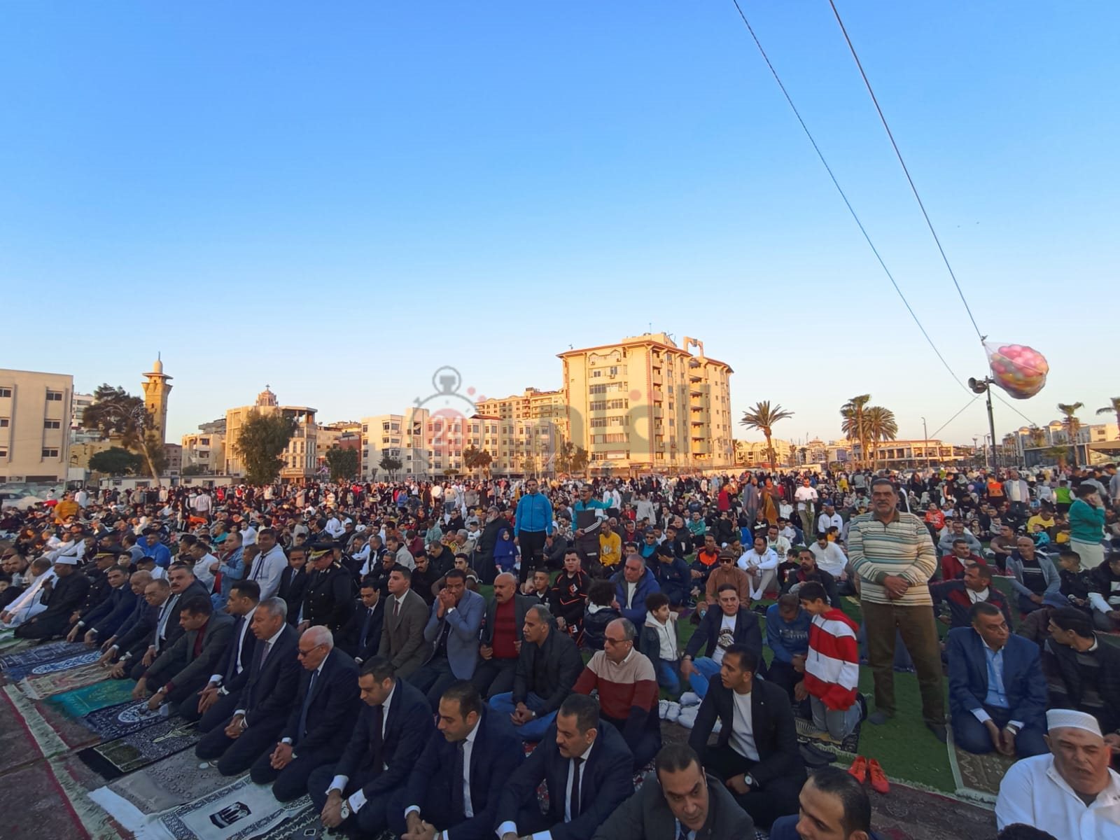 الآلاف يؤدون صلاة العيد في ساحات مساجد بورسعيد