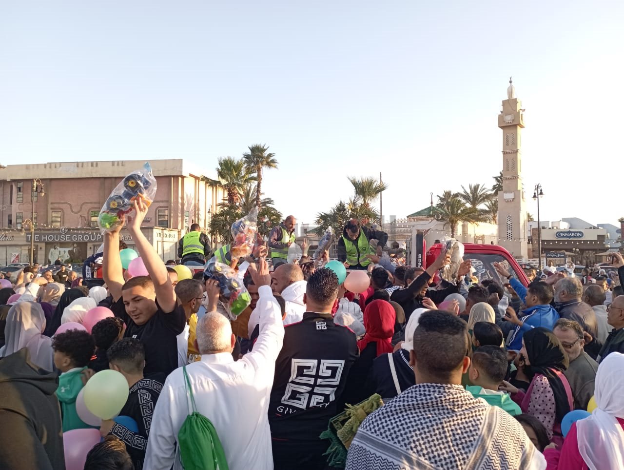 فرحة وبهجة بين الكبار والصغار في بورسعيد