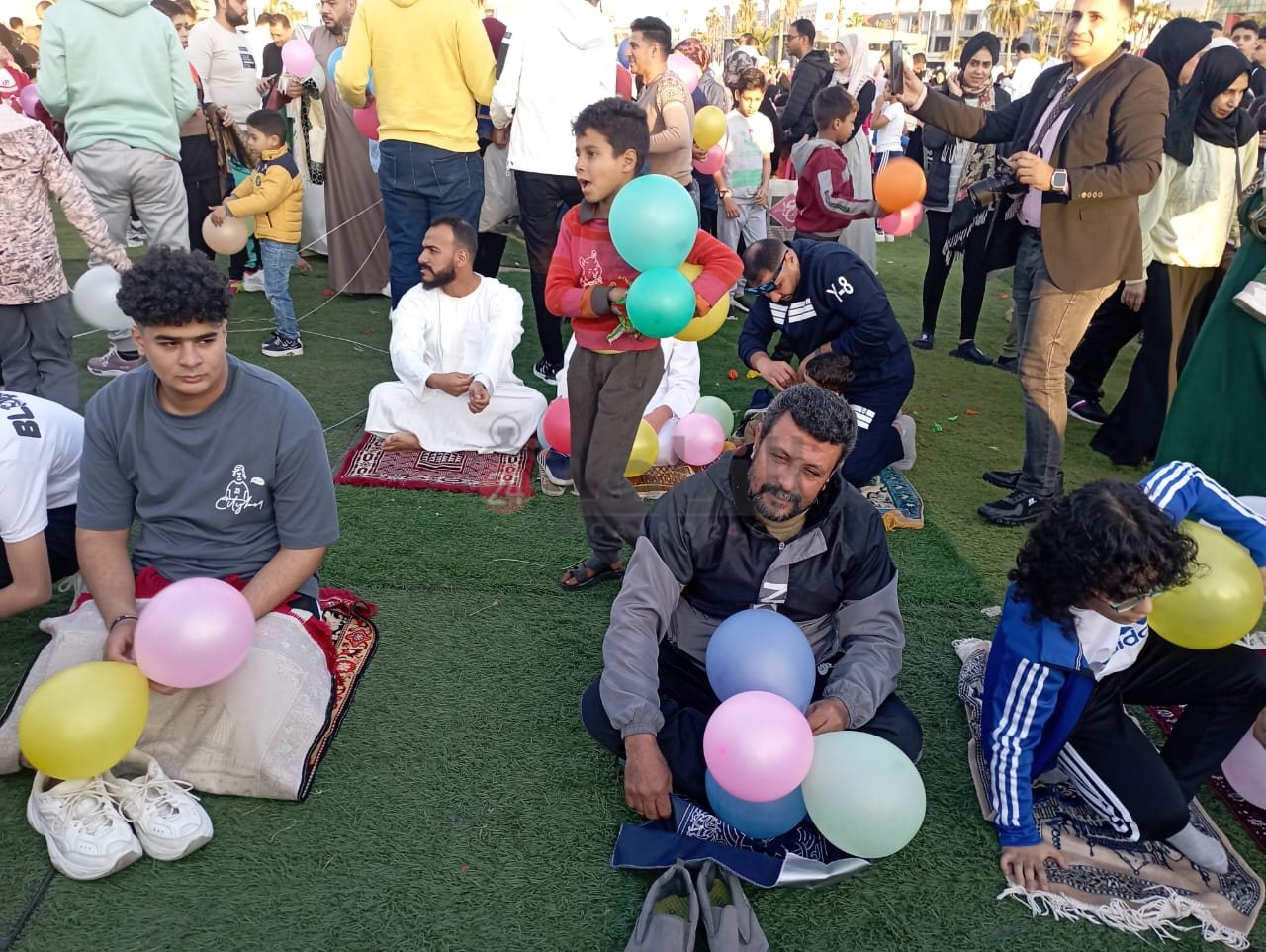فرحة وبهجة بين الكبار والصغار في بورسعيد