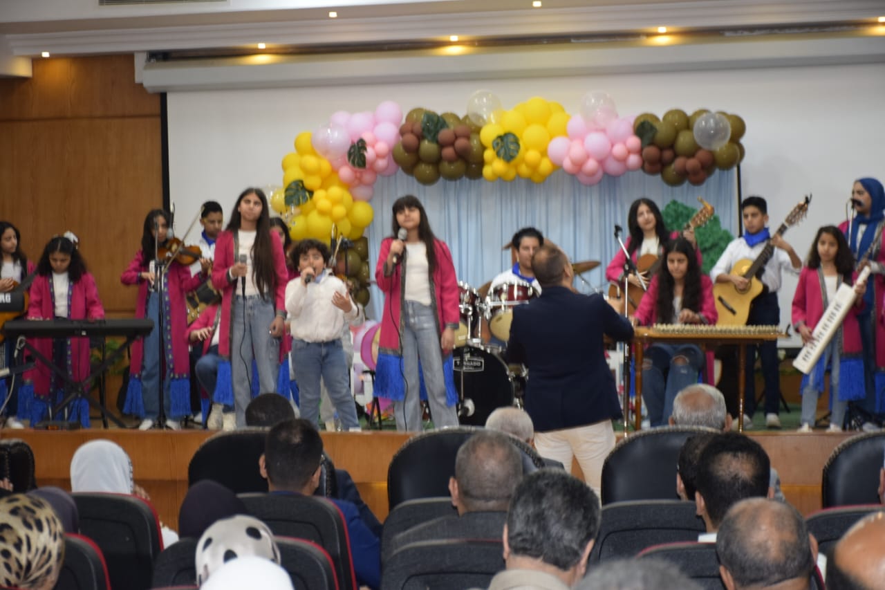 محافظ بورسعيد يستقبل المهنئين بعيد الفطر المبارك