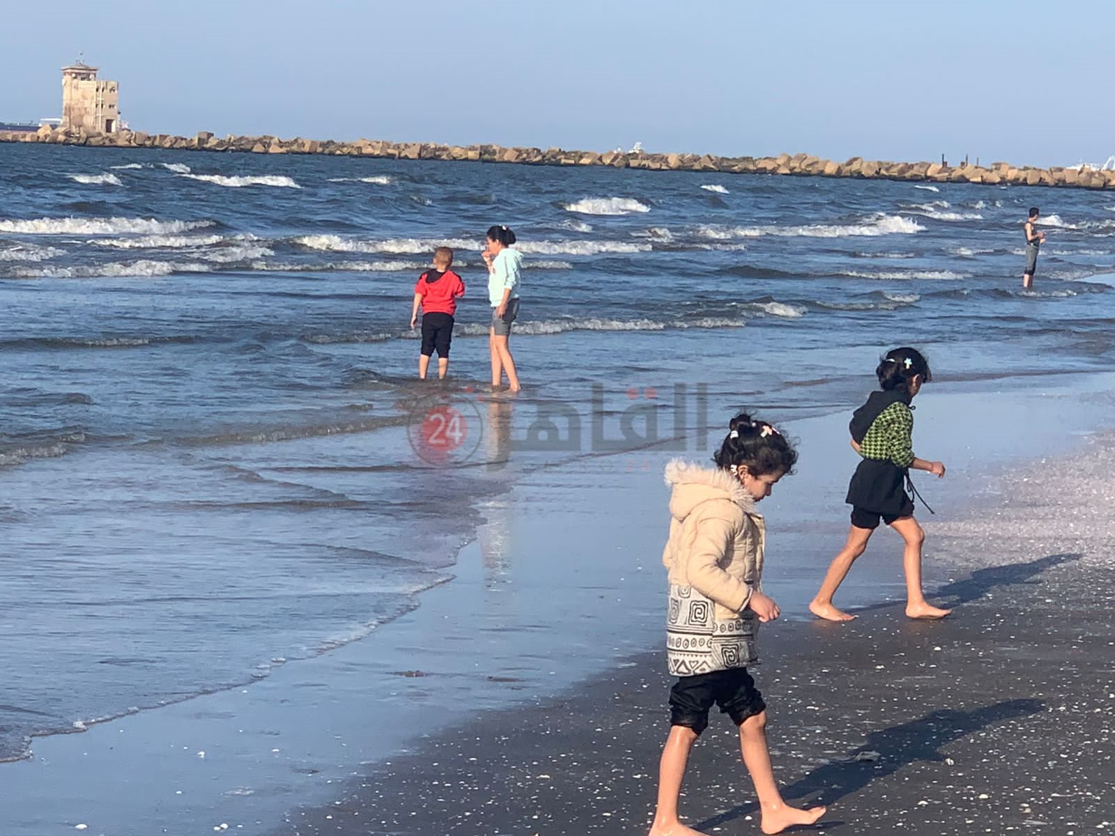 شواطئ بورسعيد كاملة العدد في ثالث أيام عيد الفطر المبارك
