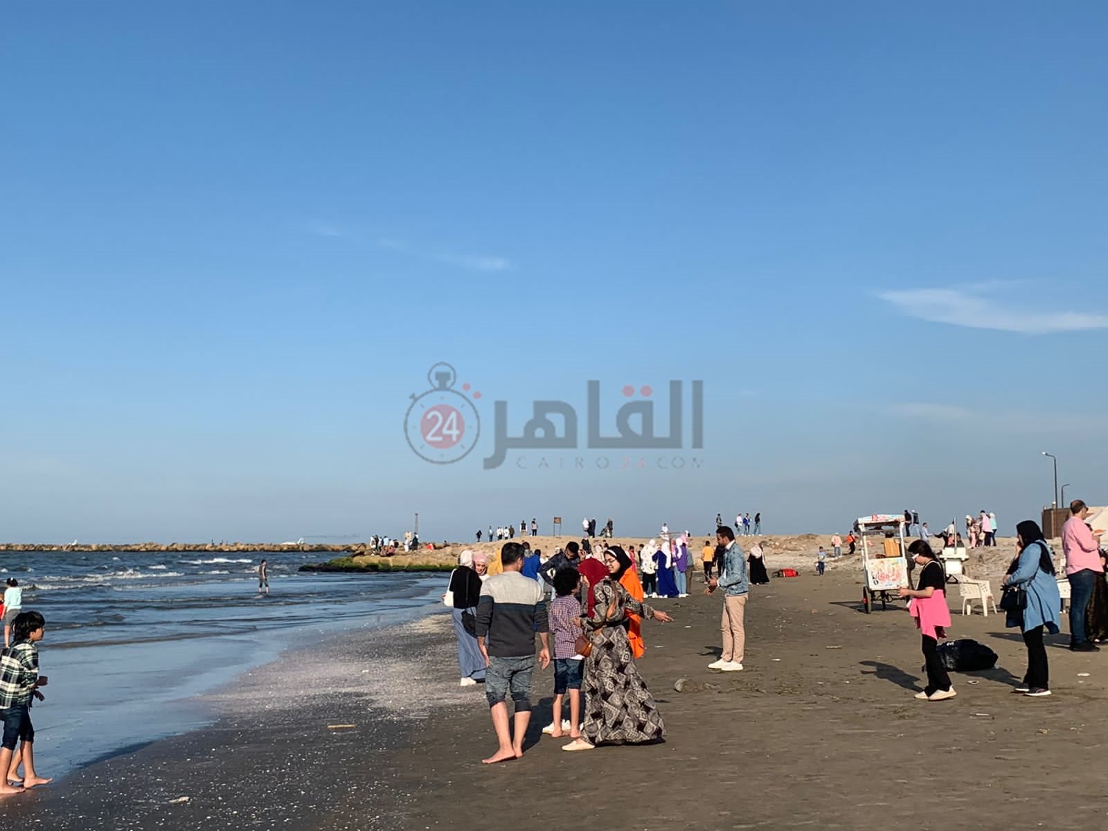 شواطئ بورسعيد كاملة العدد في ثالث أيام عيد الفطر المبارك