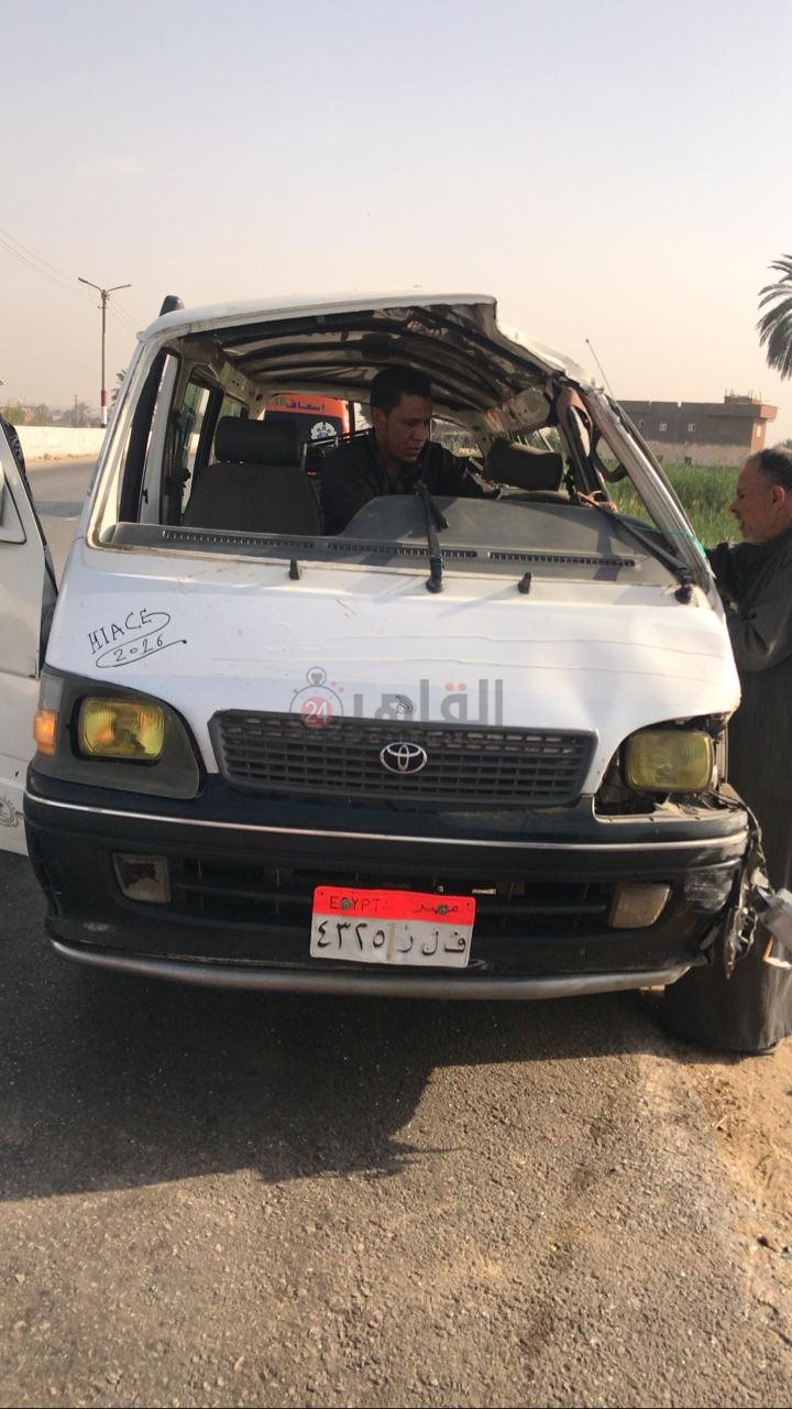 حادث انقلاب سيارة ميكروباص بالفيوم 