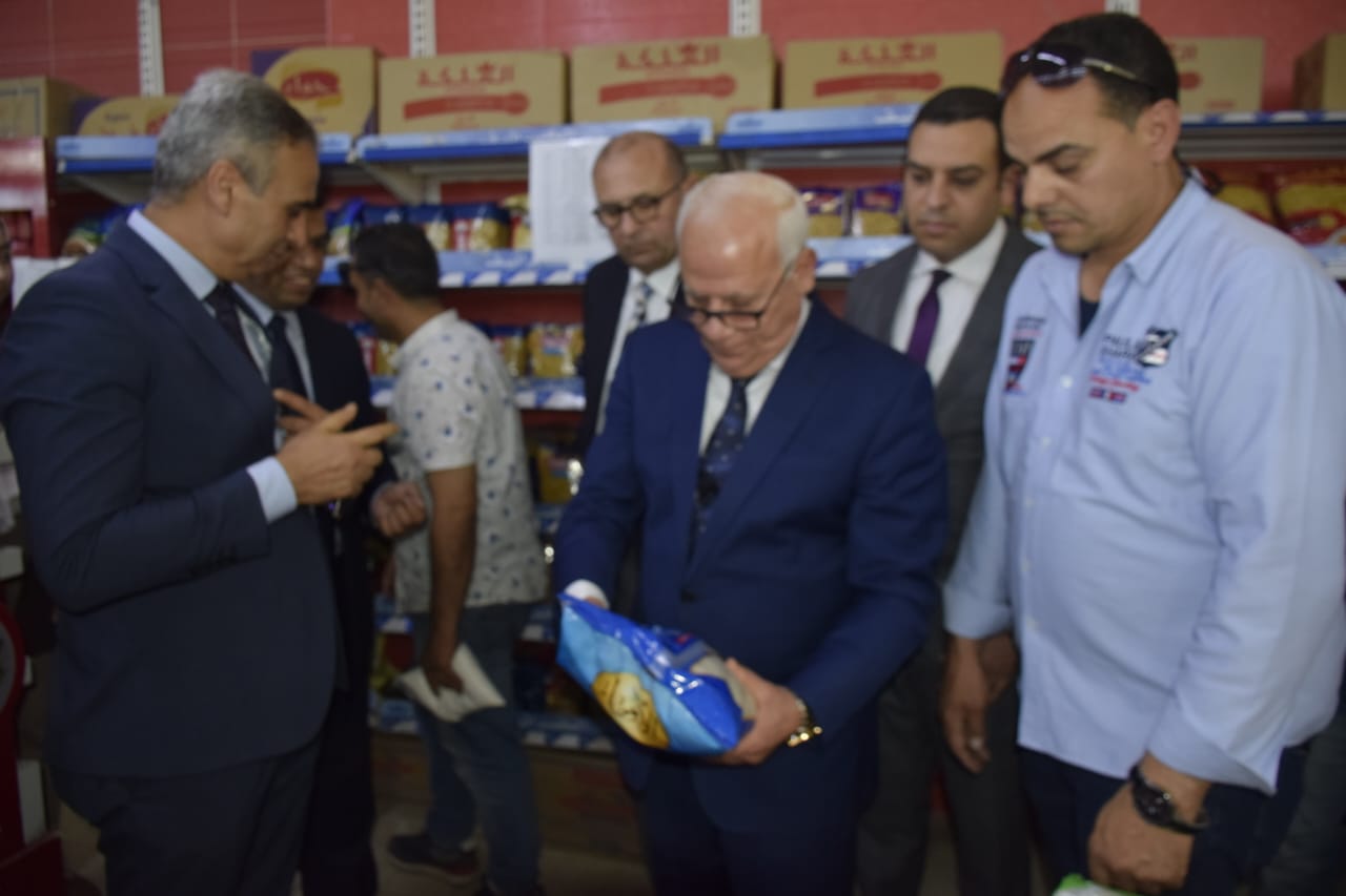 زيارة رئيس جهاز حماية المستهلك لبورسعيد 