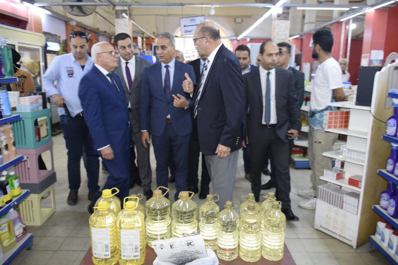 زيارة رئيس جهاز حماية المستهلك لبورسعيد 