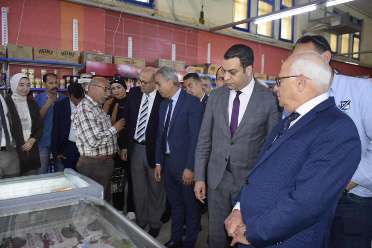 زيارة رئيس جهاز حماية المستهلك لبورسعيد 