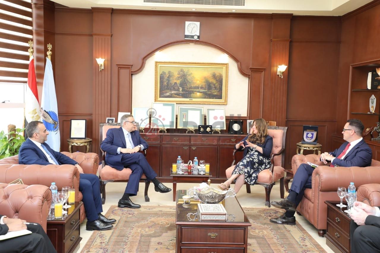 محافظ البحر الأحمر والسفير الأمريكية