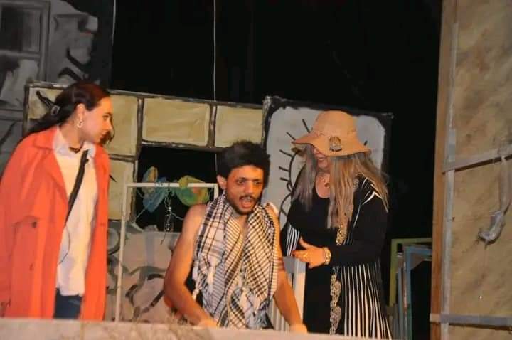 العرض المسرحي القبعة والنبي