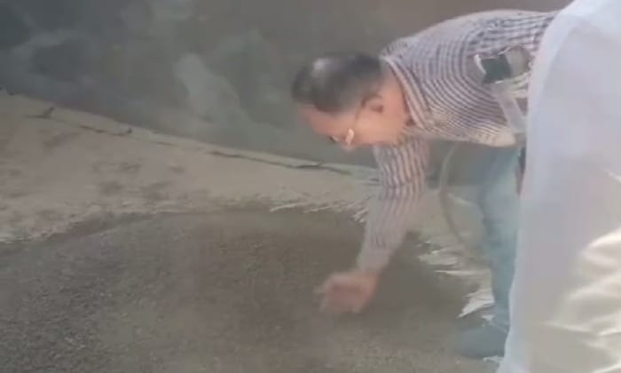 ضبط مصنع لصناعة الأعلاف بدون ترخيص وتقليد علامات تجارية شهيرة في حملة تموينية بالفيوم