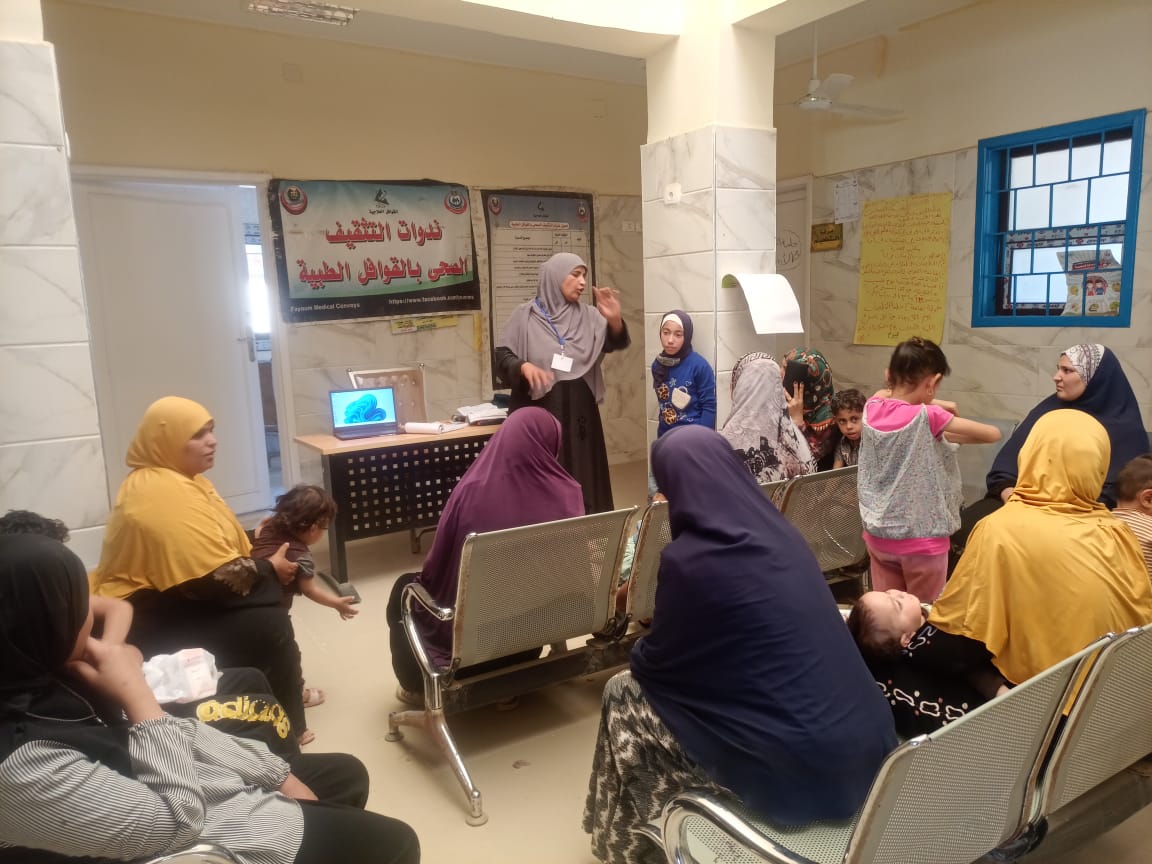 توقيع الكشف الطبي على 650 مواطن في قافلة طبية مجانية بـ قرية خليفه يونس بالفيوم 