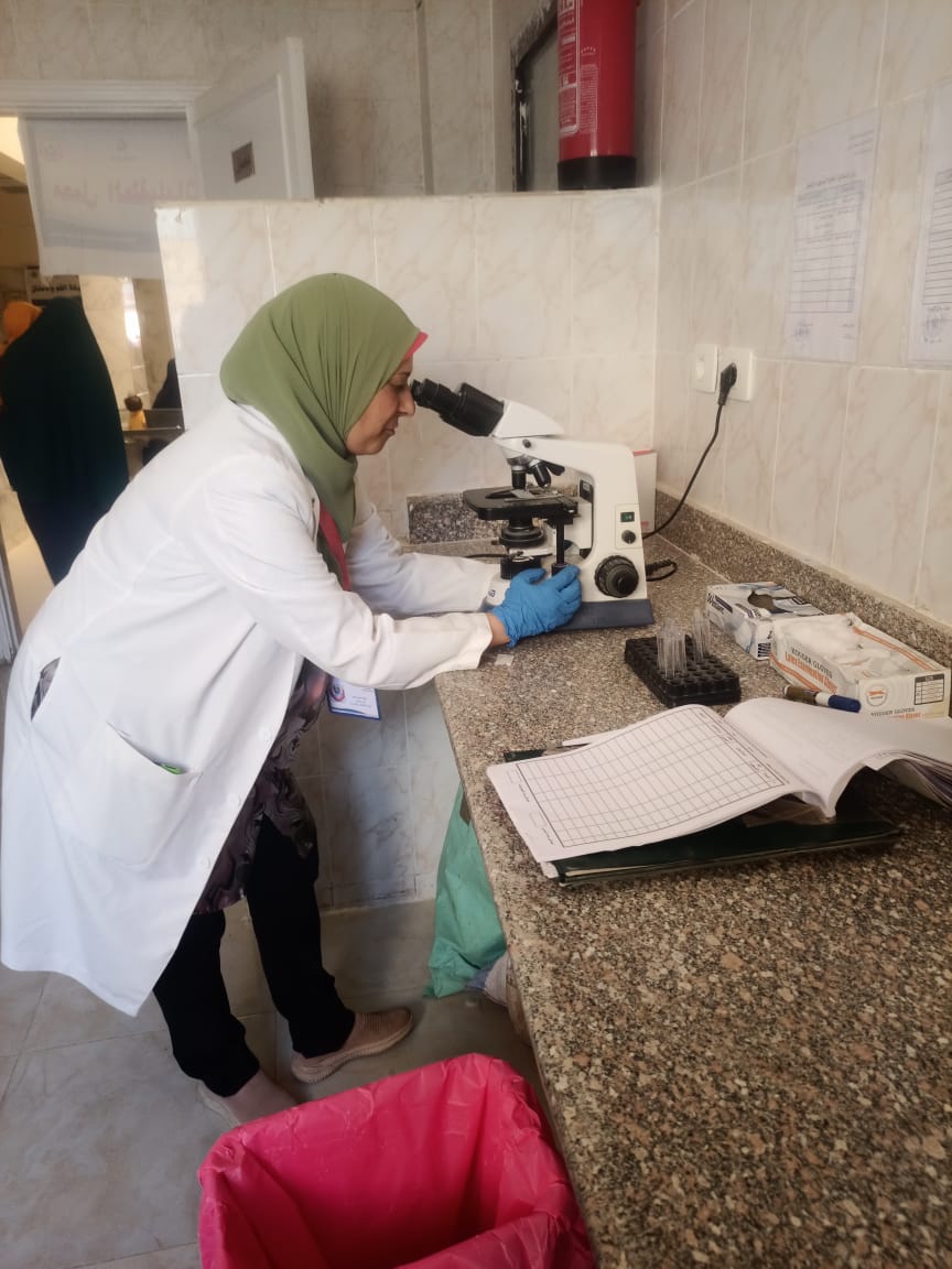 توقيع الكشف الطبي على 650 مواطن في قافلة طبية مجانية بـ قرية خليفه يونس بالفيوم 