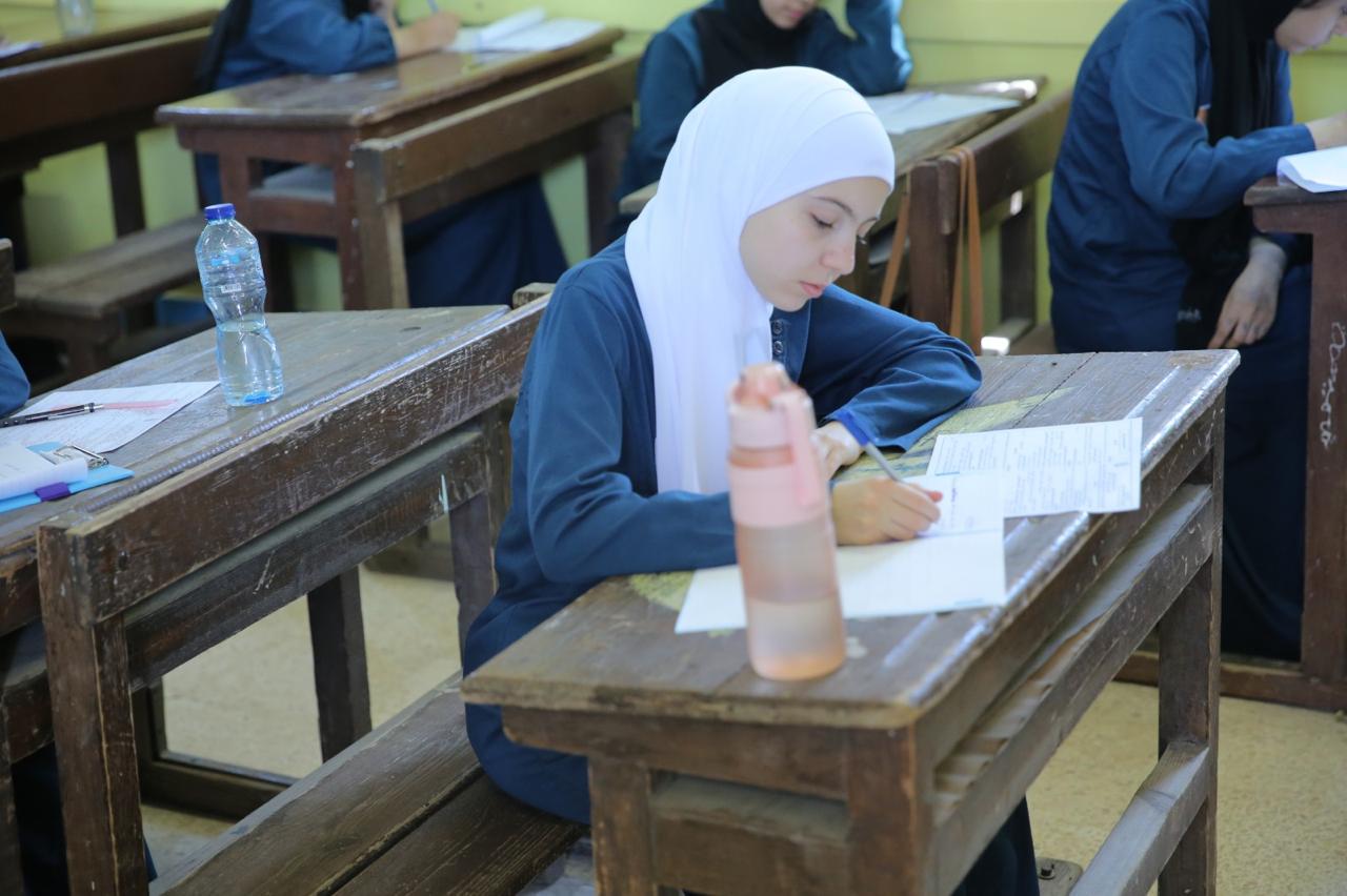 رئيس قطاع المعاهد الأزهرية يتفقد امتحانات الشهادتين الابتدائية والإعدادية في أول أيامها