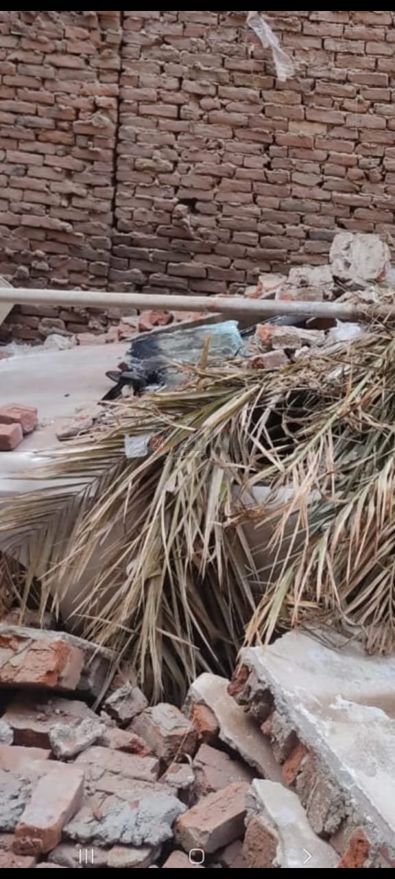 انهيار سور مصنع زجاج بمنطقة شبرا الخيمة (2)