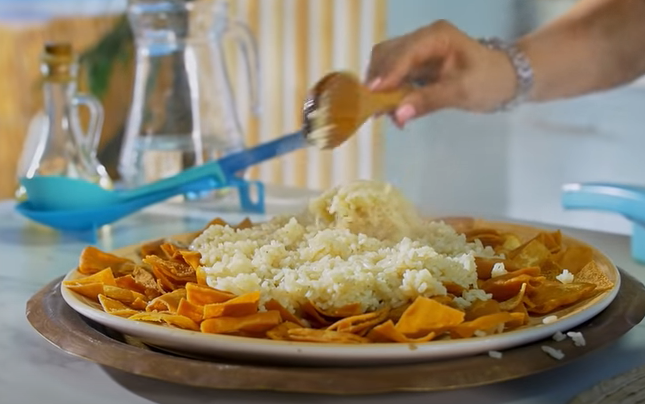 طريقة عمل الفتة المصرية بالصلصة 