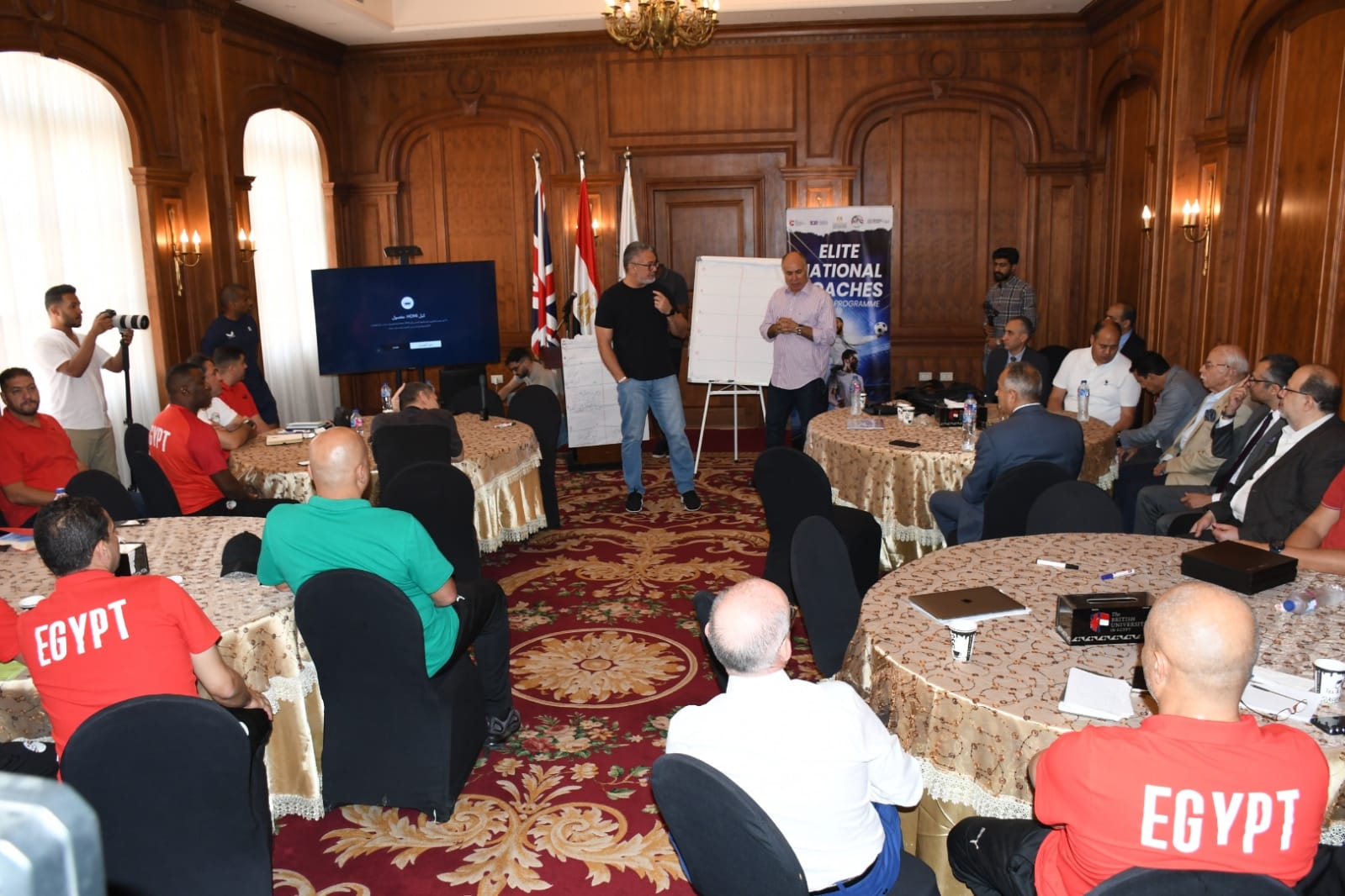 مشروع صقل مدربي المنتخبات (7)