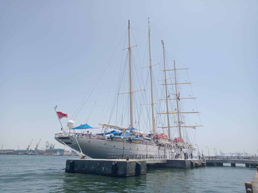 السفينة الشراعية STAR CLIPPER