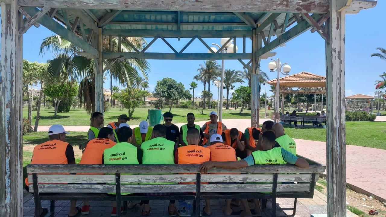 مكافحة الإدمان ينظم رحلات صيفية للمتعافين من تعاطي المخدرات