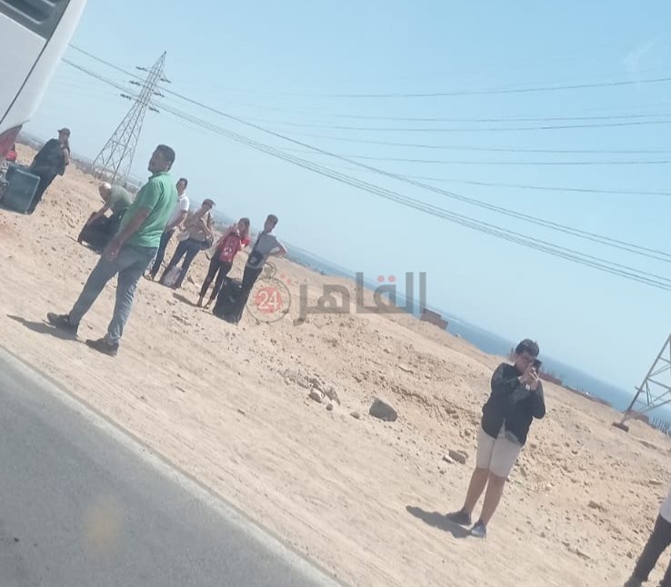 إصابة 3 أشخاص في تصادم أتوبيسين وسيارة بسفاجا