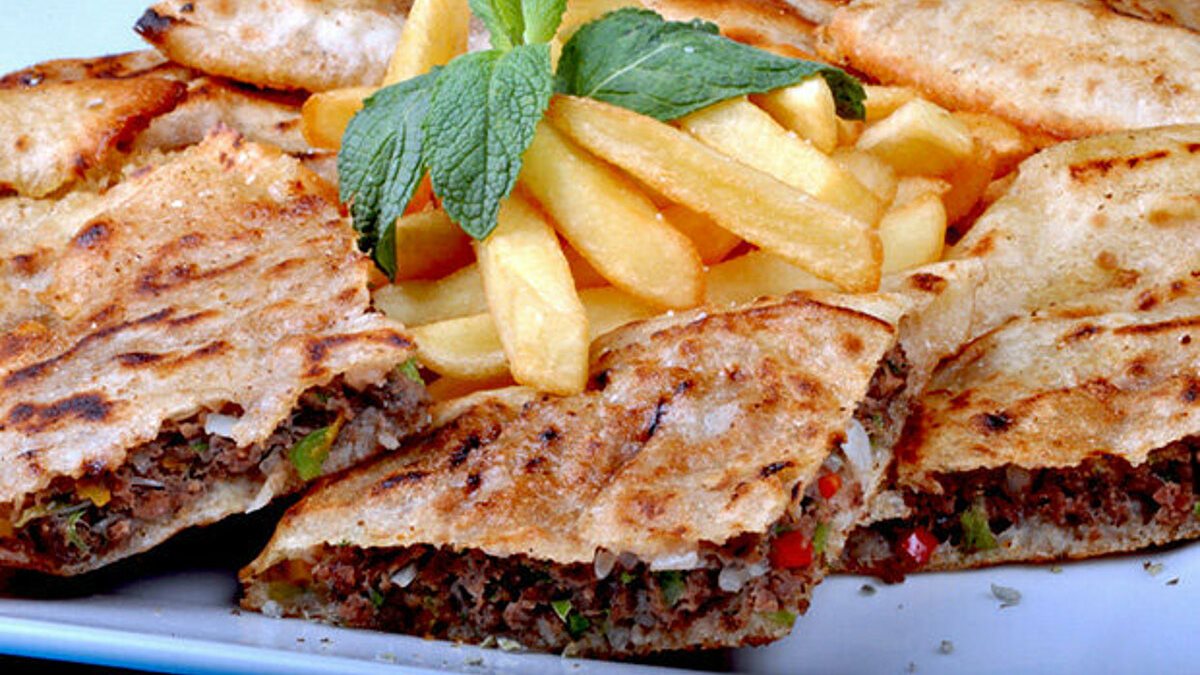 خطوات تحضير الحواوشي بالعيش