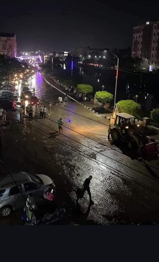 انفجار ماسورة مياه في الزقازيق 3