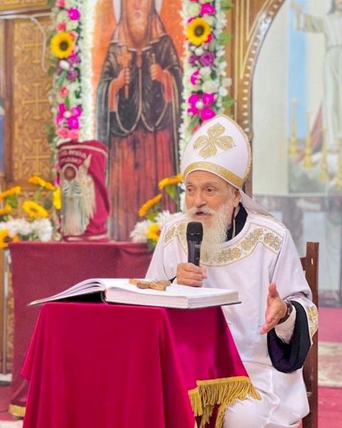 القمص أنجيلوس