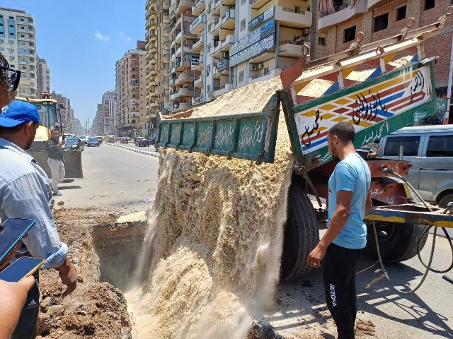 إصلاح كسر ماسورة مياه شرب في الشرقية 01