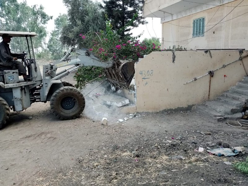 إزالة التعديات على الأراضي في الشرقية 02