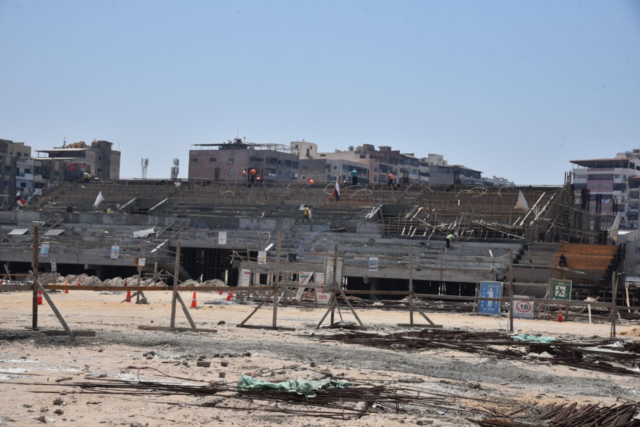 محافظ بورسعيد يتفقد ستاد النادي المصري 