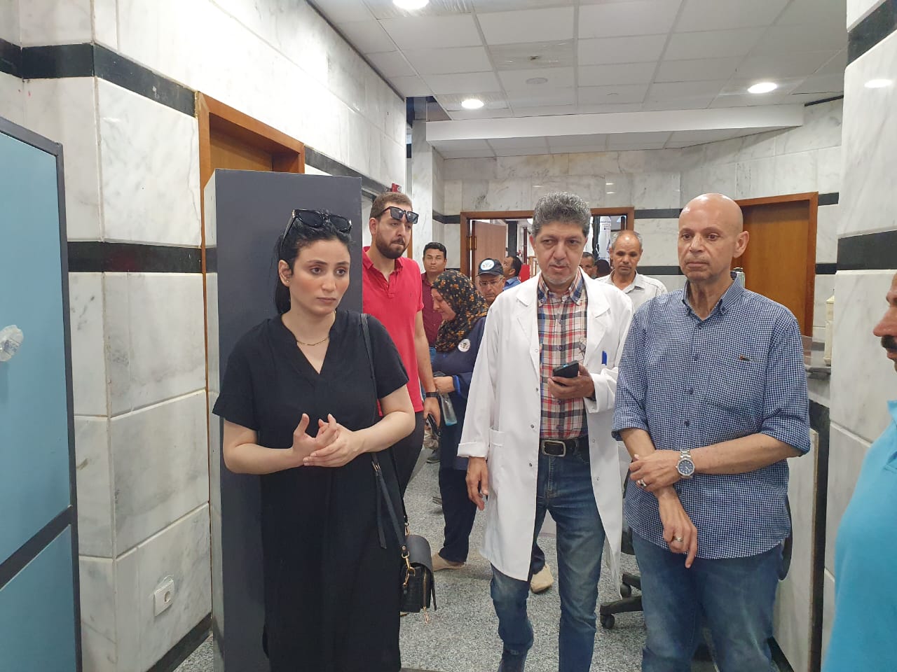 وكيل وزارة الصحة داخل المستشفى 1