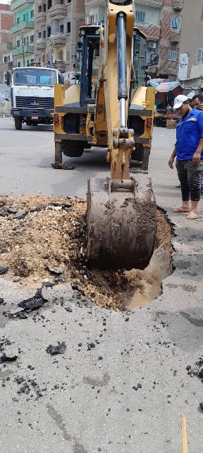 إصلاح كسر ماسورة مياه في الشرقية 01