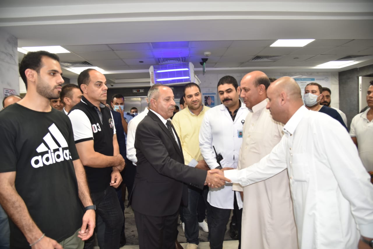 محافظ بورسعيد يتفقد مستشفي 30 يونيو 