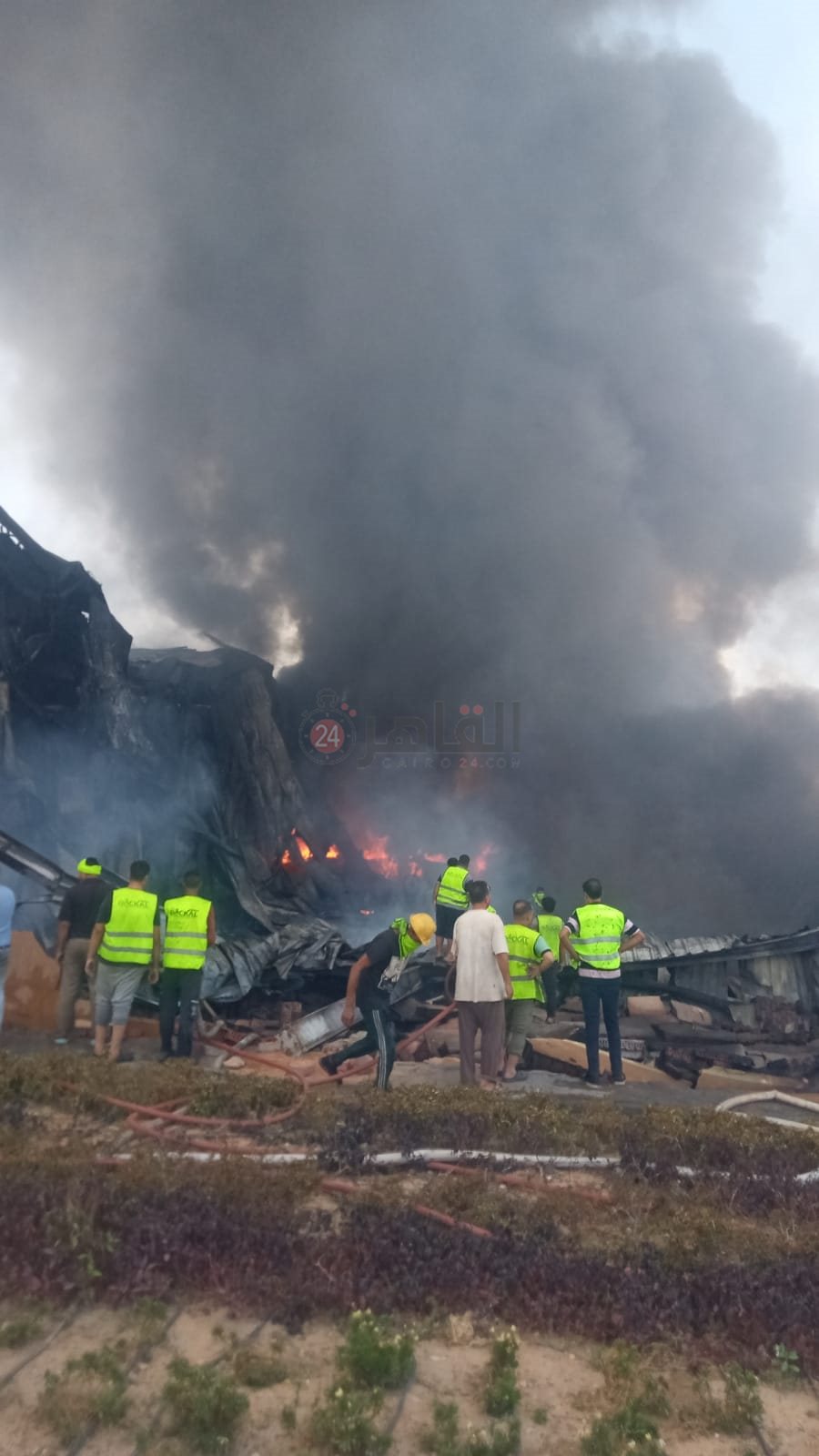 حريق مخزن مصنع عوازل بالشرقية3