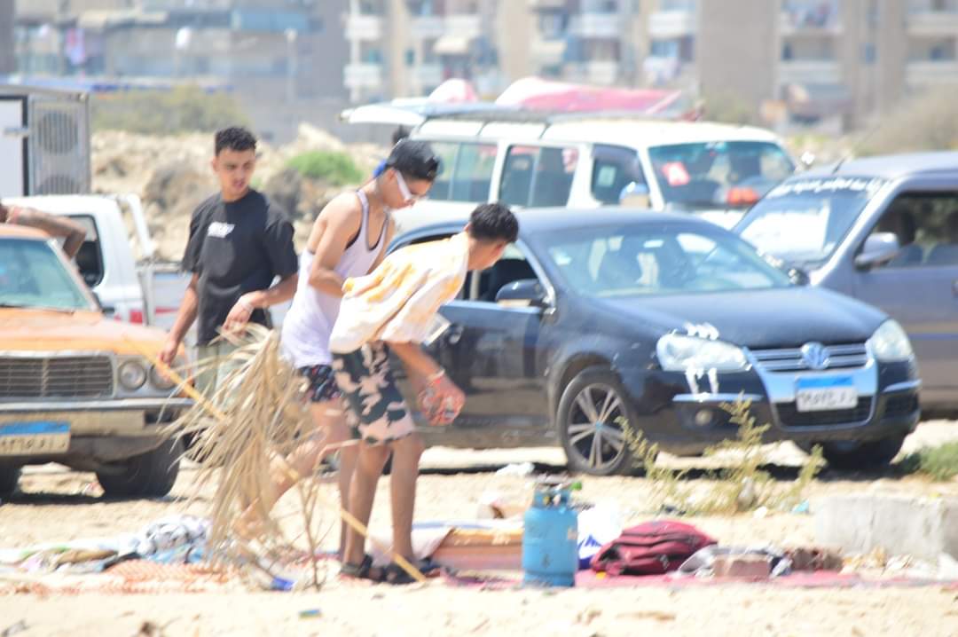 حملة مكبرة لإزالة خيام المصطافين العشوائية