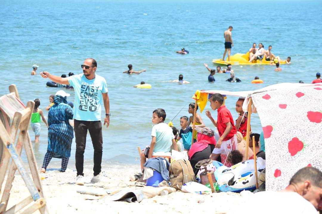 حملة مكبرة لإزالة خيام المصطافين العشوائية