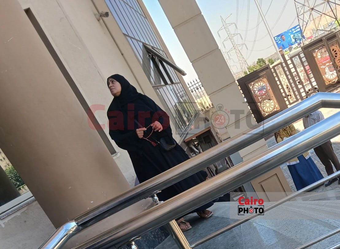 والدة نادين طارق