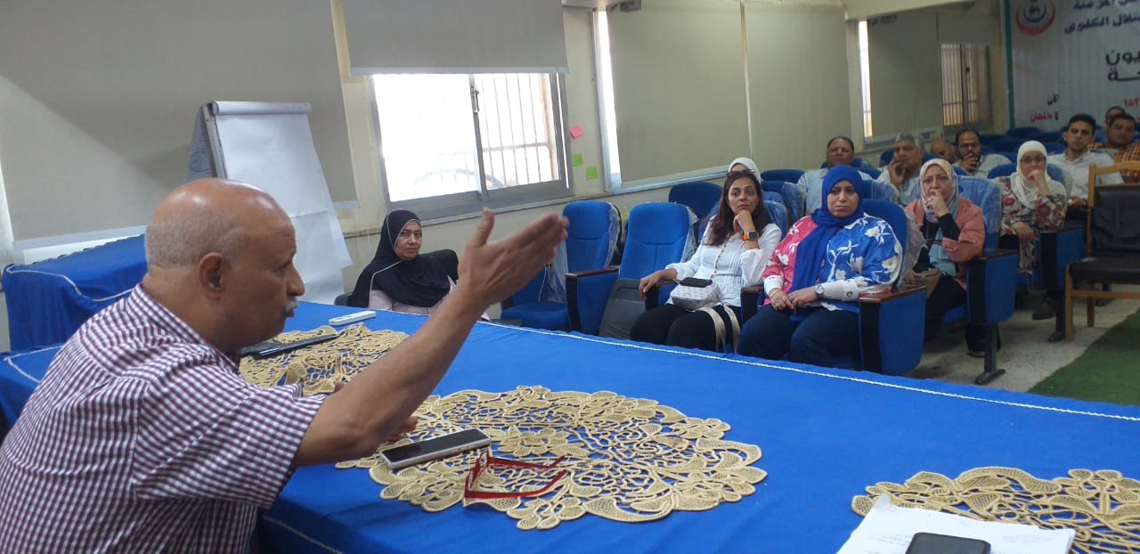 وكيل صحة الفيوم يناقش مع مديري الإدارات الصحية الإعداد لمبادرة 100 يوم صحة