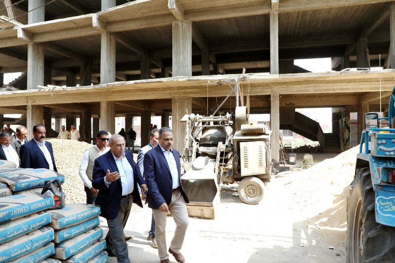محافظ الشرقية يتفقد أعمال إنشاء إدارة ديرب نجم التعليمية