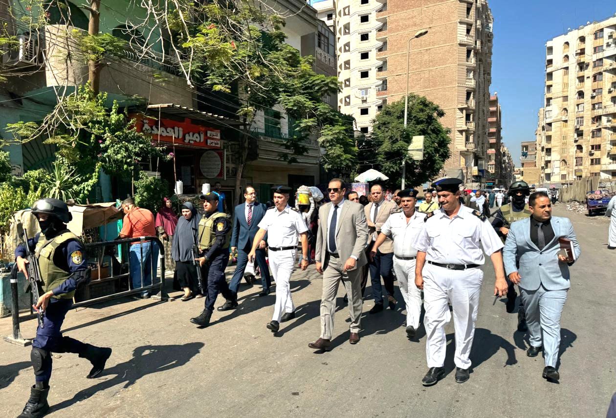 مدير أمن الفيوم يتفقد موقف مصر للاطمئنان على الحالة المرورية والتزام السائقين 
